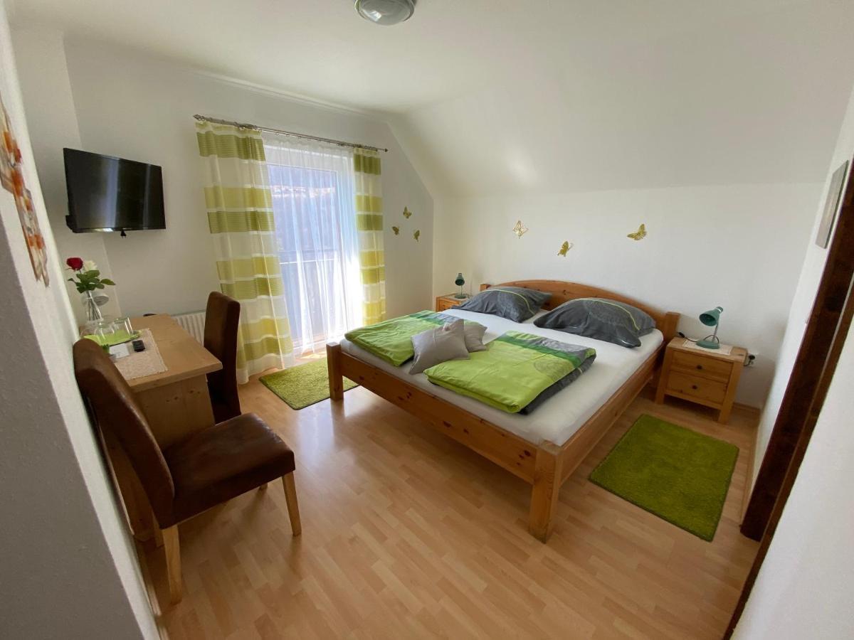 Gastehaus Kaiser Appartamento Kitzeck im Sausal Camera foto
